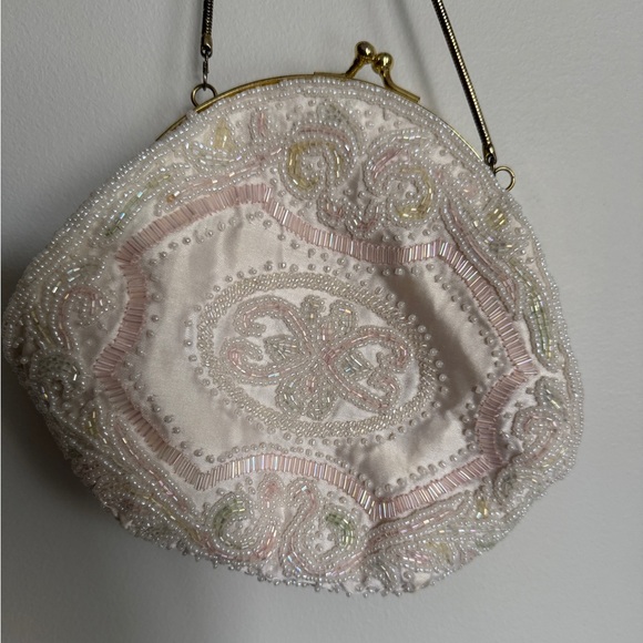 * SOLD * Vintage Clutch - Picture 2 of 4